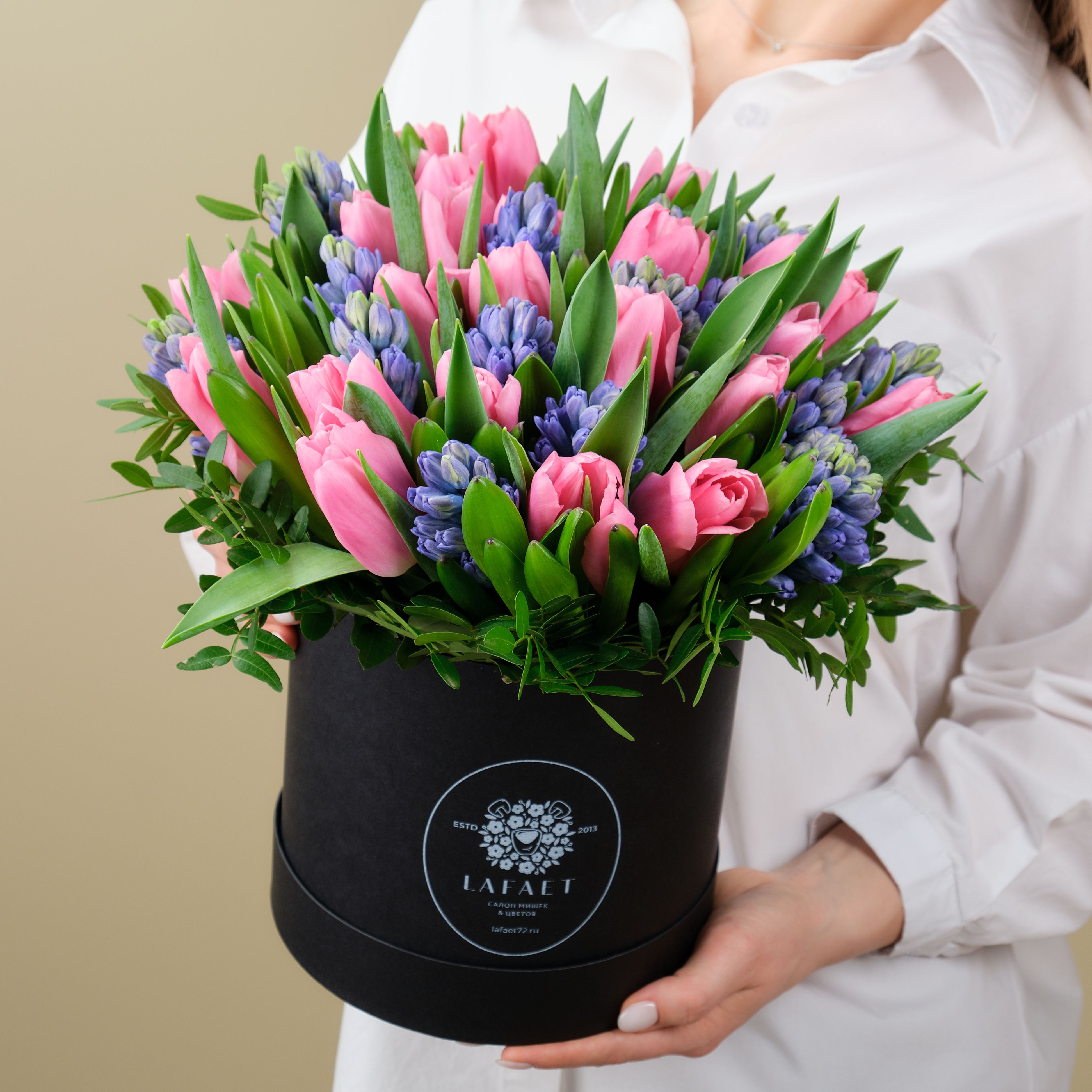 Тюльпаны и гиацинты в коробке №116