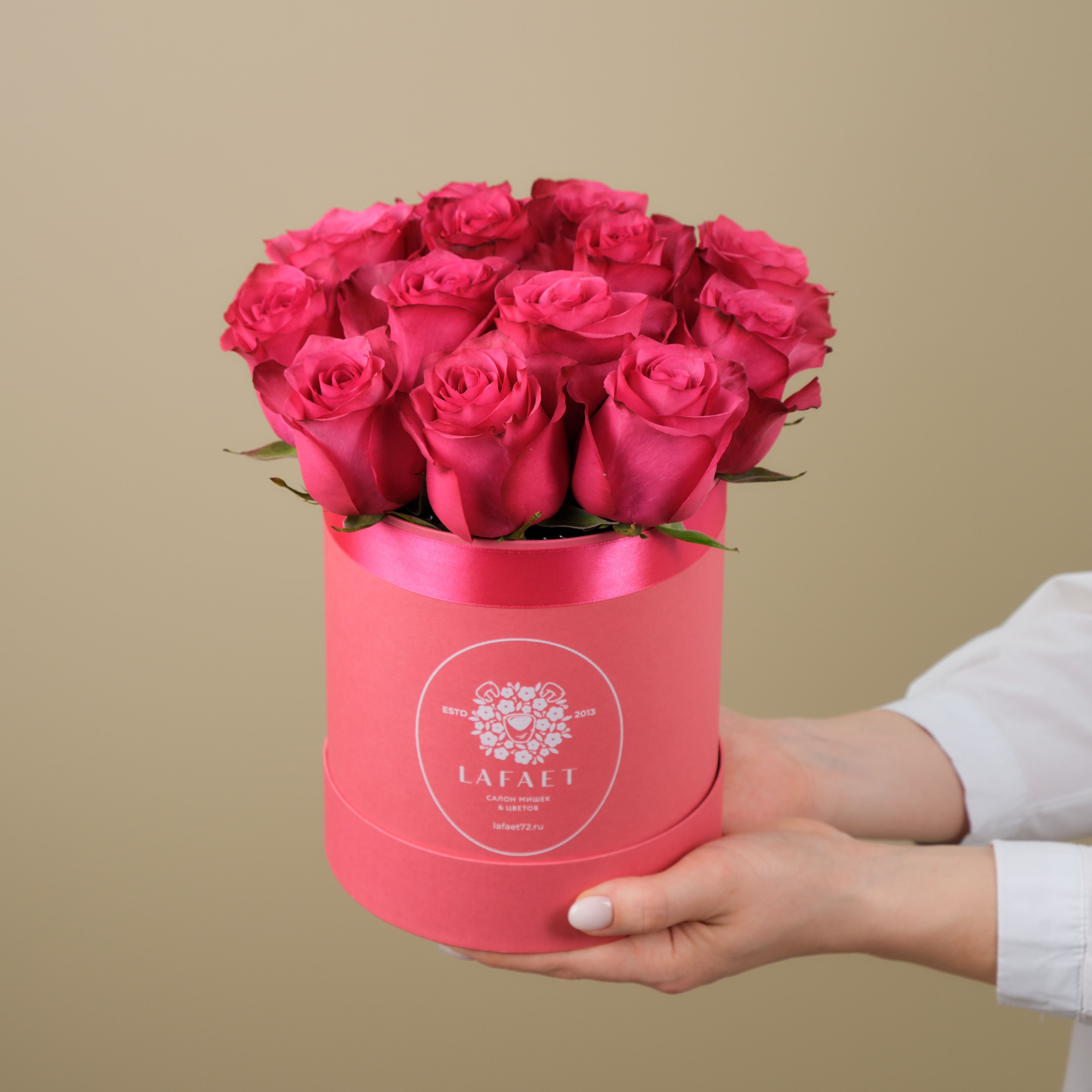 Розы в коробке Pink №138