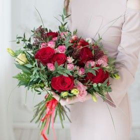 Кустовая роза — купить с доставкой стильный и красивый букет из кустовых розв Тюмени